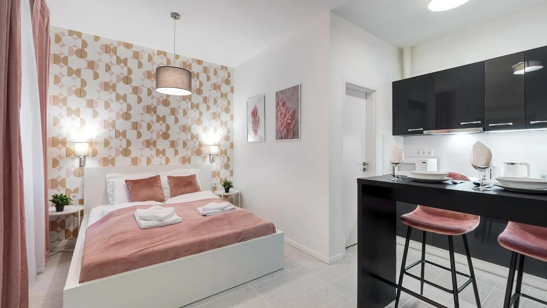 Cute Central Studio With Ac Budapest 0*,